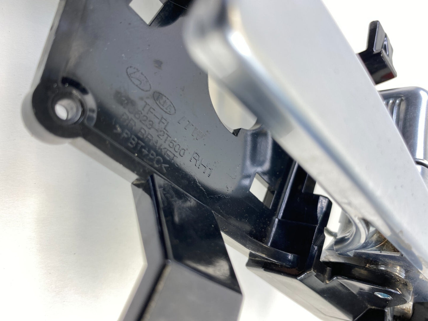 2014-2016 Kia Optima Rear Right Side Interior Door Handle Assy 83623-2T500 OEM