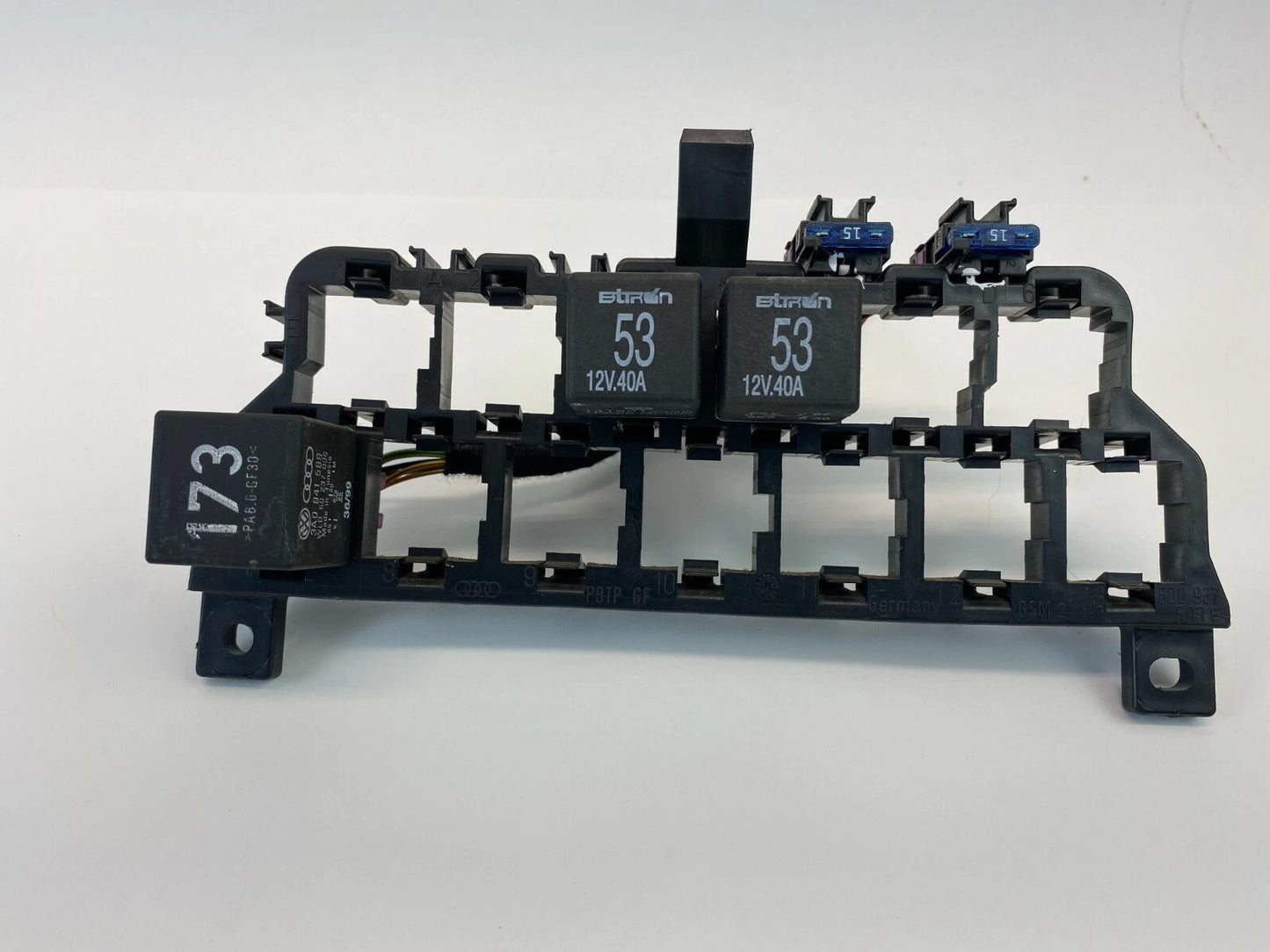 1998-2010 VOLKSWAGEN BEETLE 2.0L RELAY PLATE FUSE BOX MOUNT BRACKET 8D0-937-503