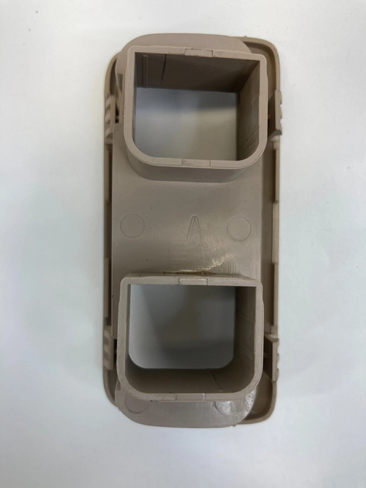 05-10 KIA SPORTAGE CENTER CONSOLE HEAT HEATER SEAT SWITCH COVER BEZEL TRIM OEM