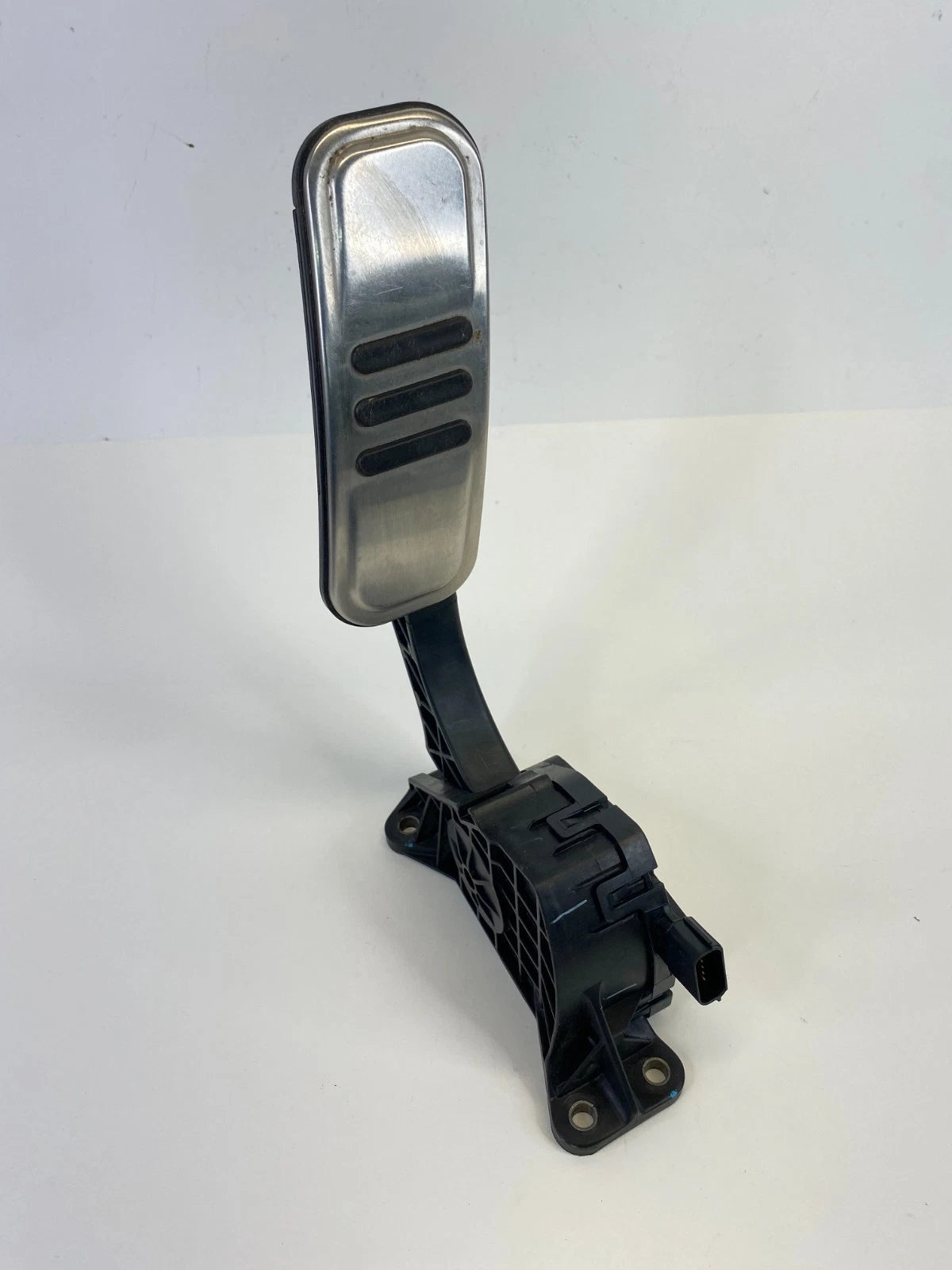 2010-2012 FORD TAURUS ACCELERATOR GAS PEDAL SENSOR AA53-9F836-BA OEM