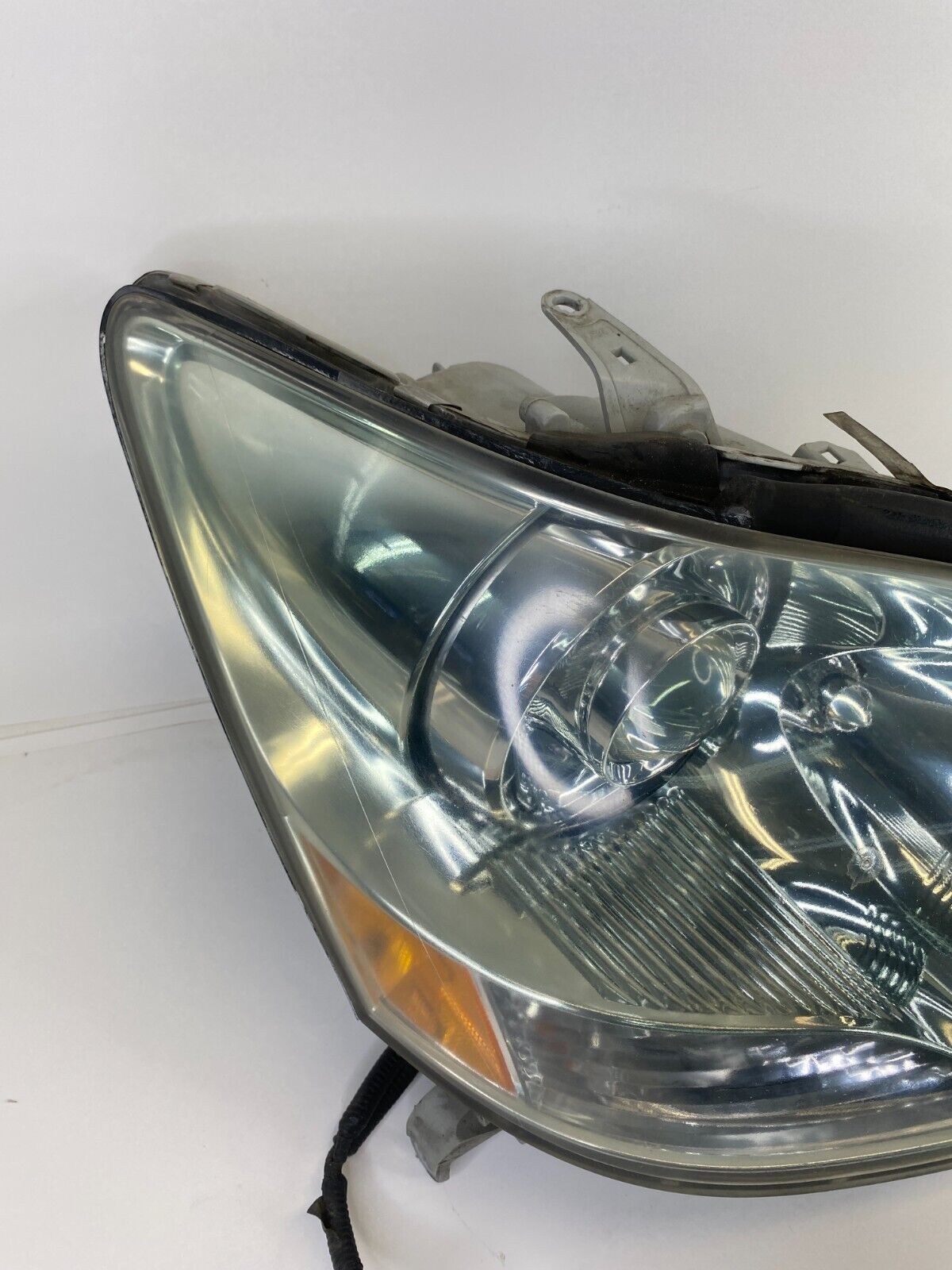 2004 2005 2006 Lexus LS430 Right Passenger Headlight Headlamp 85661-48030 OEM