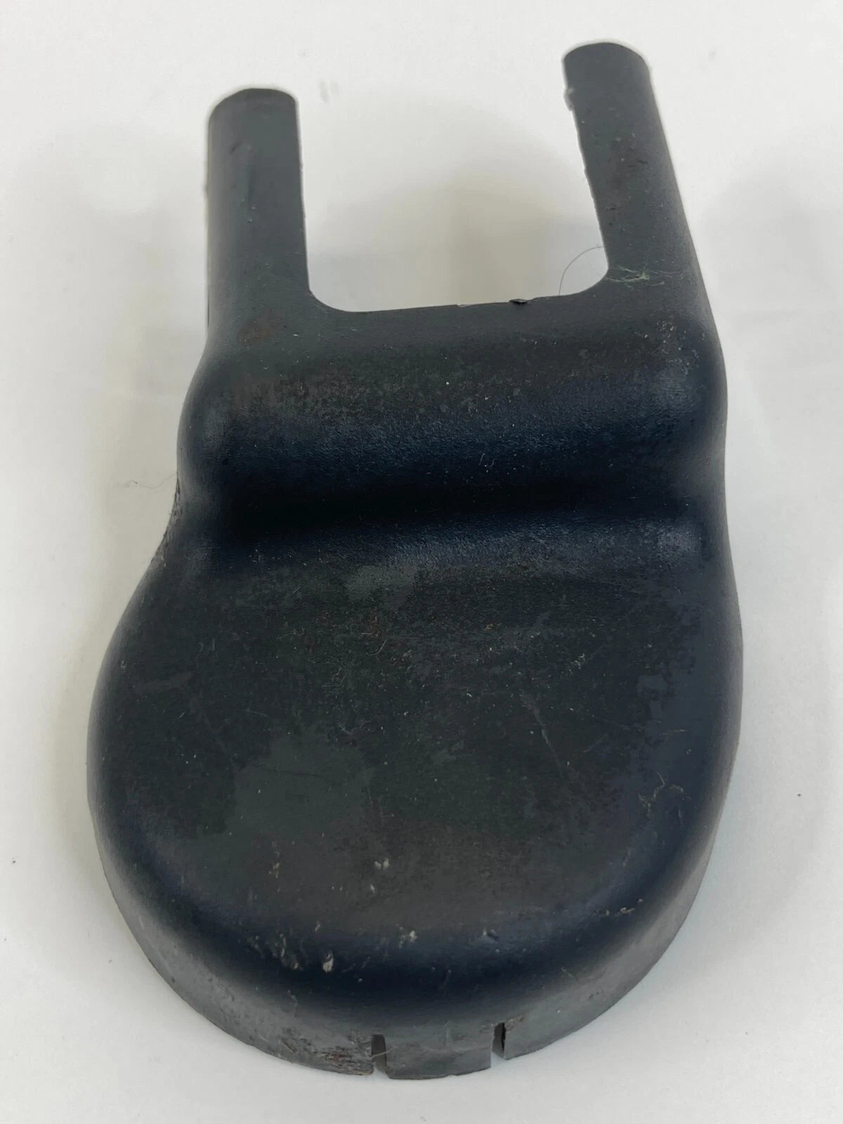2011-2016 HYUNDAI ELANTRA FRONT LEFT SEAT TRACK OUTER END CAP COVER 88565-3X000