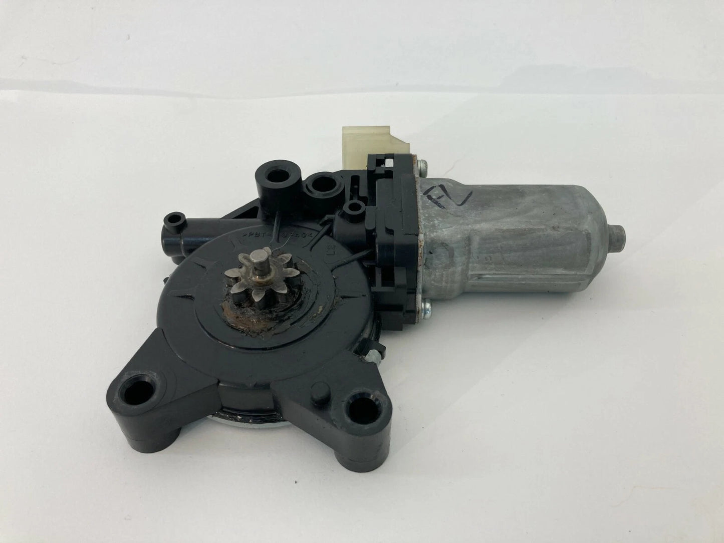 2007 2008 HYUNDAI ENTOURAGE FRONT LEFT DRIVER SIDE DOOR WINDOW MOTOR 82450-4D000