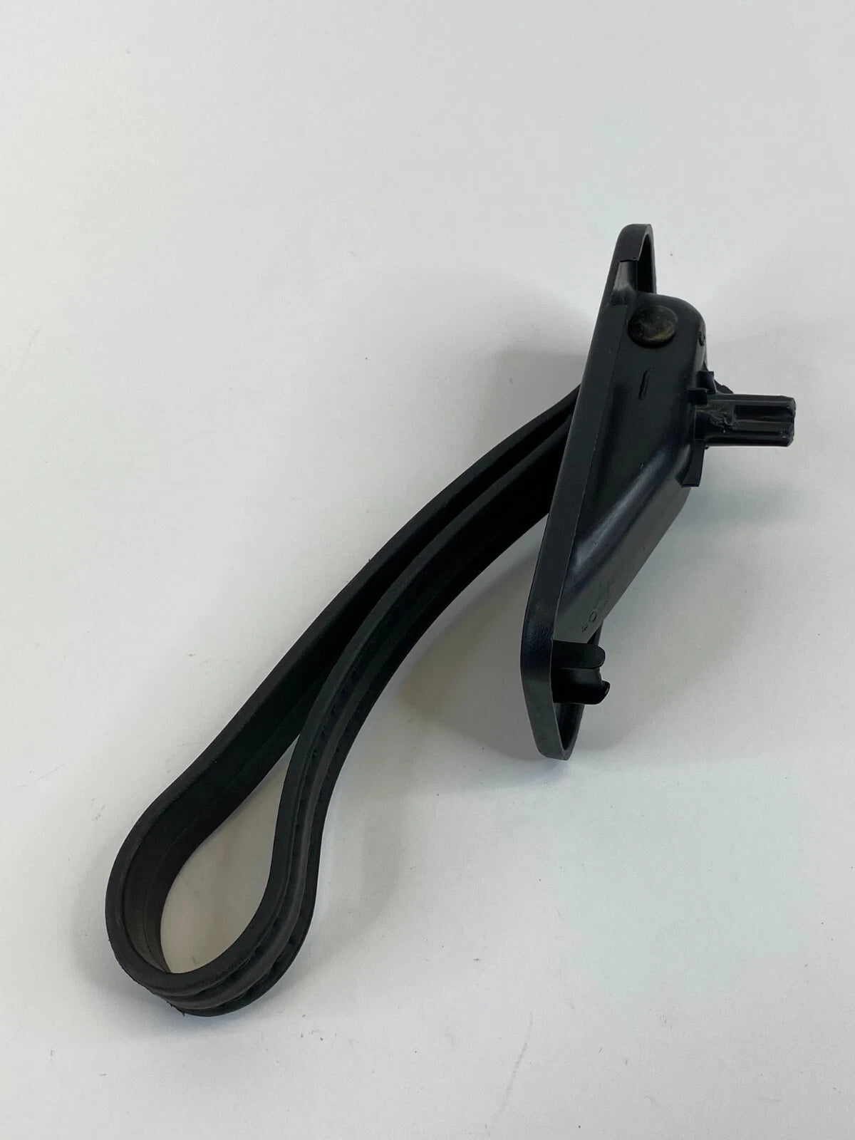 2008-2012 CHEVROLET MALIBU REAR TRUNK LIFTGATE ASSIST STRAP DOOR PULL HANDLE