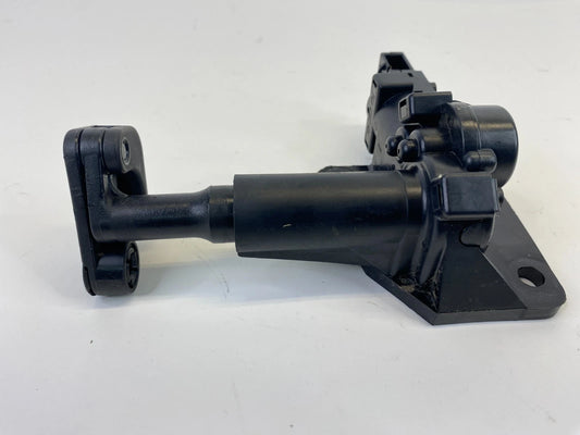 2001-2016 CHRYSLER TOWN & COUNTRY REAR RIGHT QUARTER HANDLE POWER WINDOW