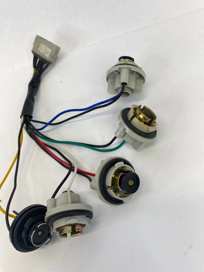 1999-2005 VW JETTA REAR TAIL LIGHT BULB SOCKET CONNECTOR WIRING HARNESS PLUG OEM