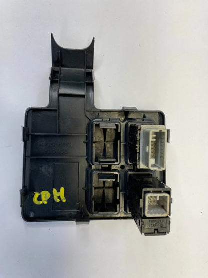 2007-2011 TOYOTA YARIS HATCHBACK CONSOLE DOOR LOCK SWITCH & AUX CONNECTOR PANEL