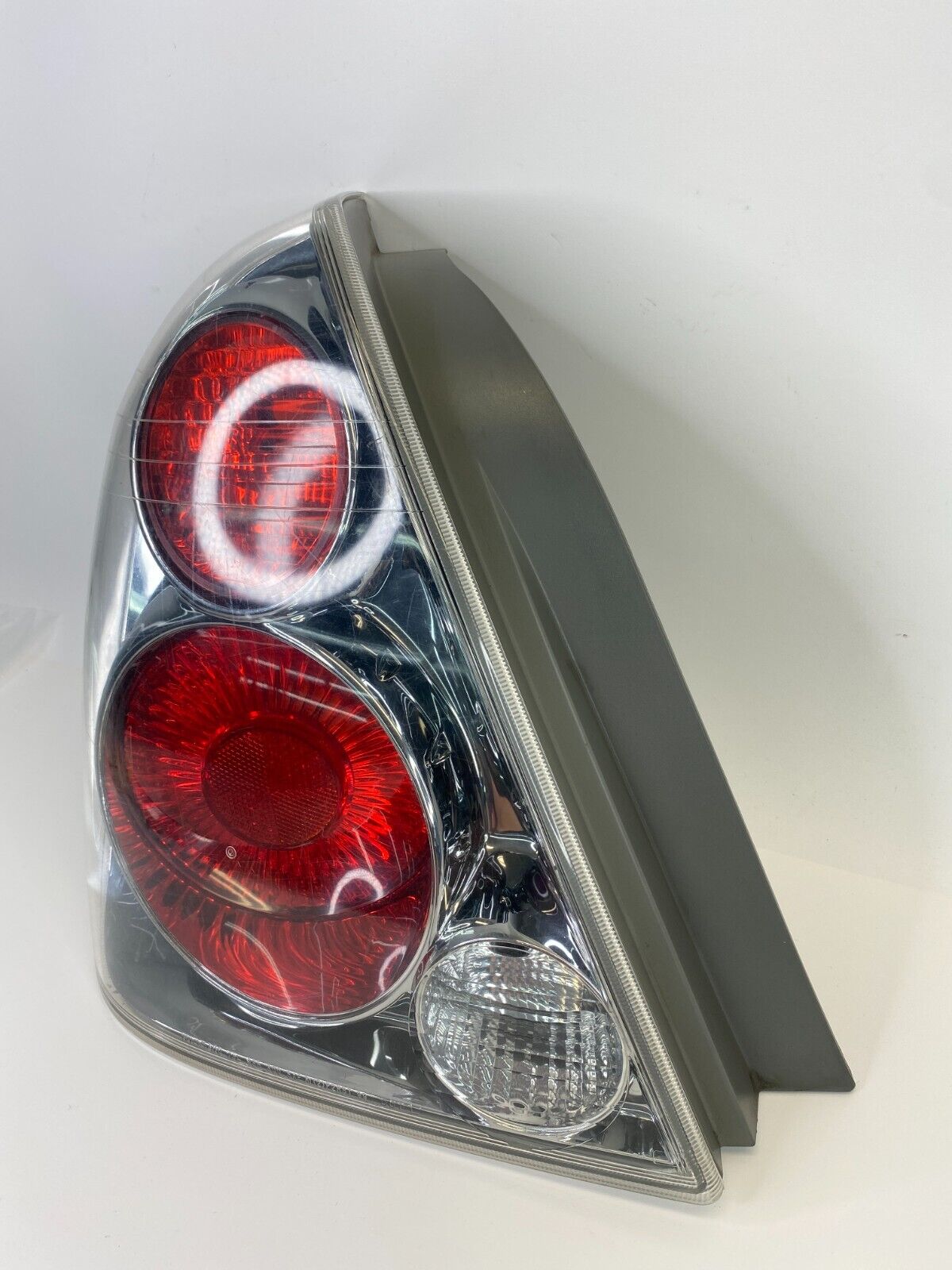 2005 2006 Nissan Altima Rear Left Outer Liftgate Tail Light Taillight Assy OEM