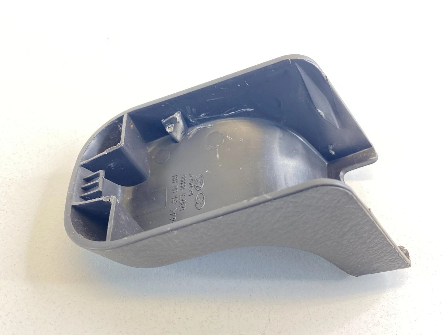 07-12 HYUNDAI SANTA FE REAR SEAT TRACK END MOUNTING COVER TRIM 88098-2B000 OEM