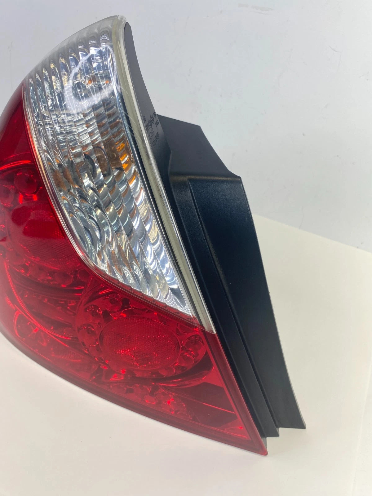 2006 2007 INFINITI M35 REAR LEFT DRIVER OUTER TAILLIGHT TAIL LAMP 220-63788