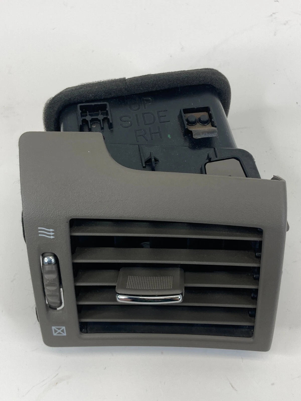 2006-2010 INFINITI M35 RIGHT DASH AC AIR VENT GRILLE OUTLET 68760-EG000 OEM