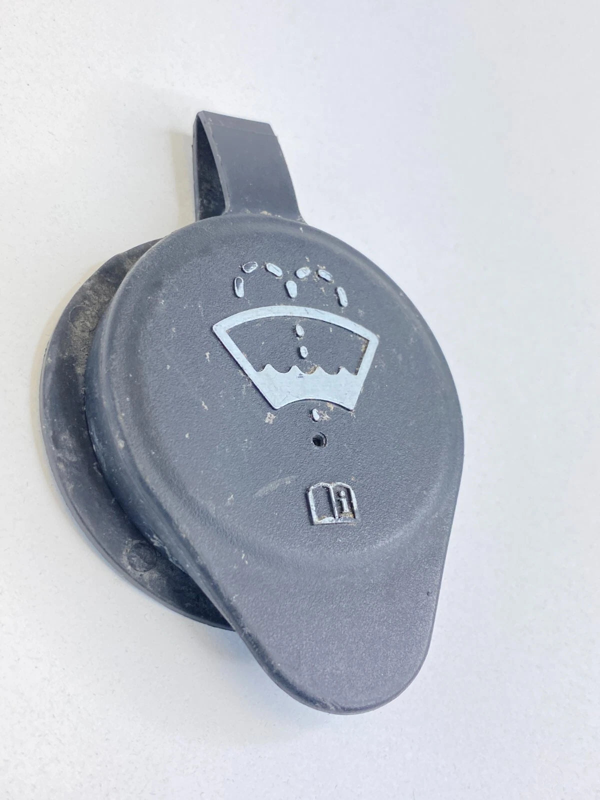 1997-2005 BUICK CENTURY WINDSHIELD WASHER FLUID RESERVOIR CAP LID COVER OEM