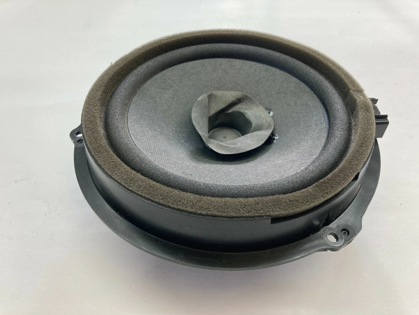 2014-2019 FORD FIESTA REAR DOOR SYSTEM SOUND AUDIO SPEAKER 8A6T-18808-CC OEM