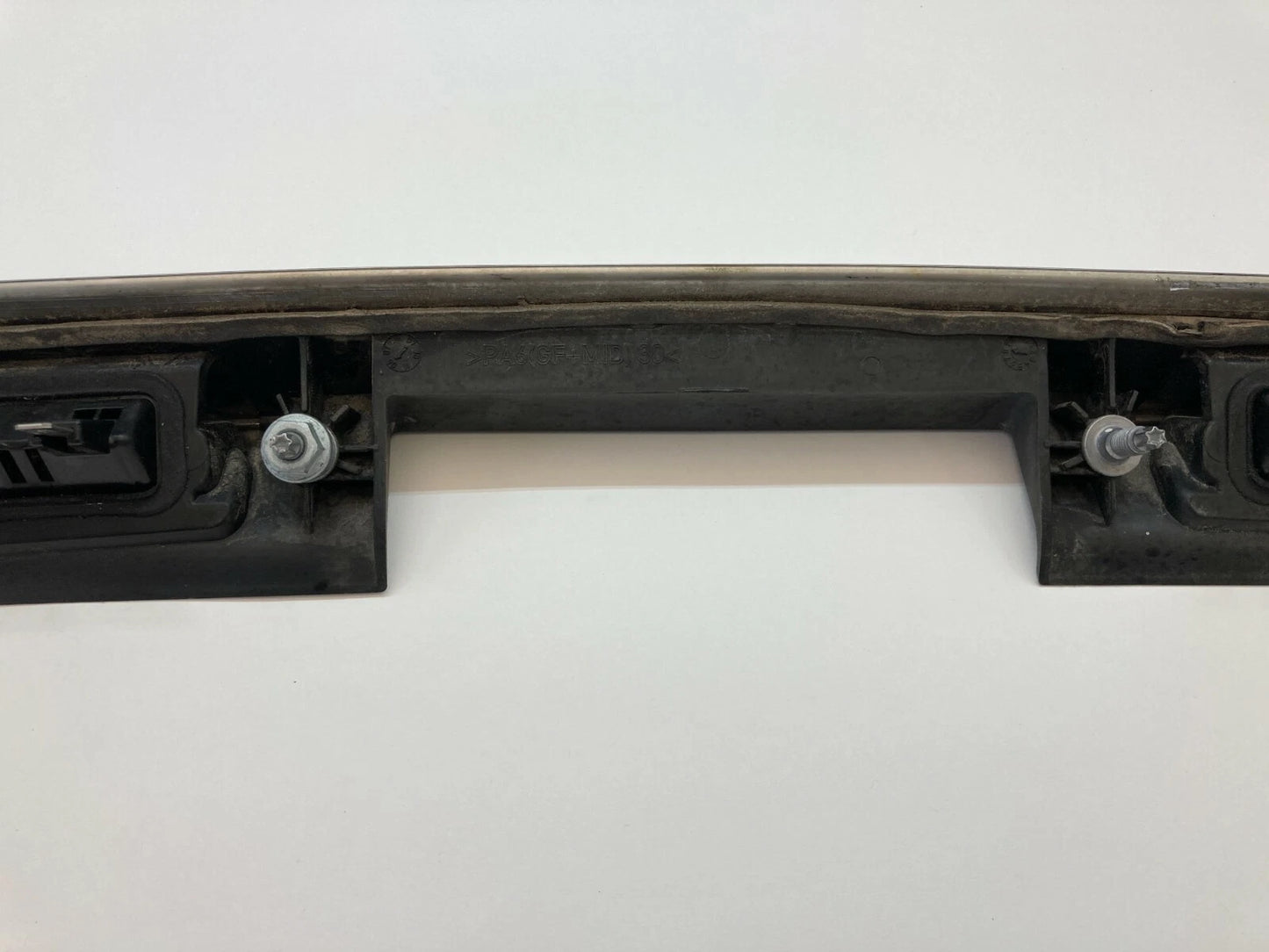 07-12 MERCEDES R350 07-09 R320 TRUNK TAILGATE HANDLE MOLDING BEZEL 2517400593