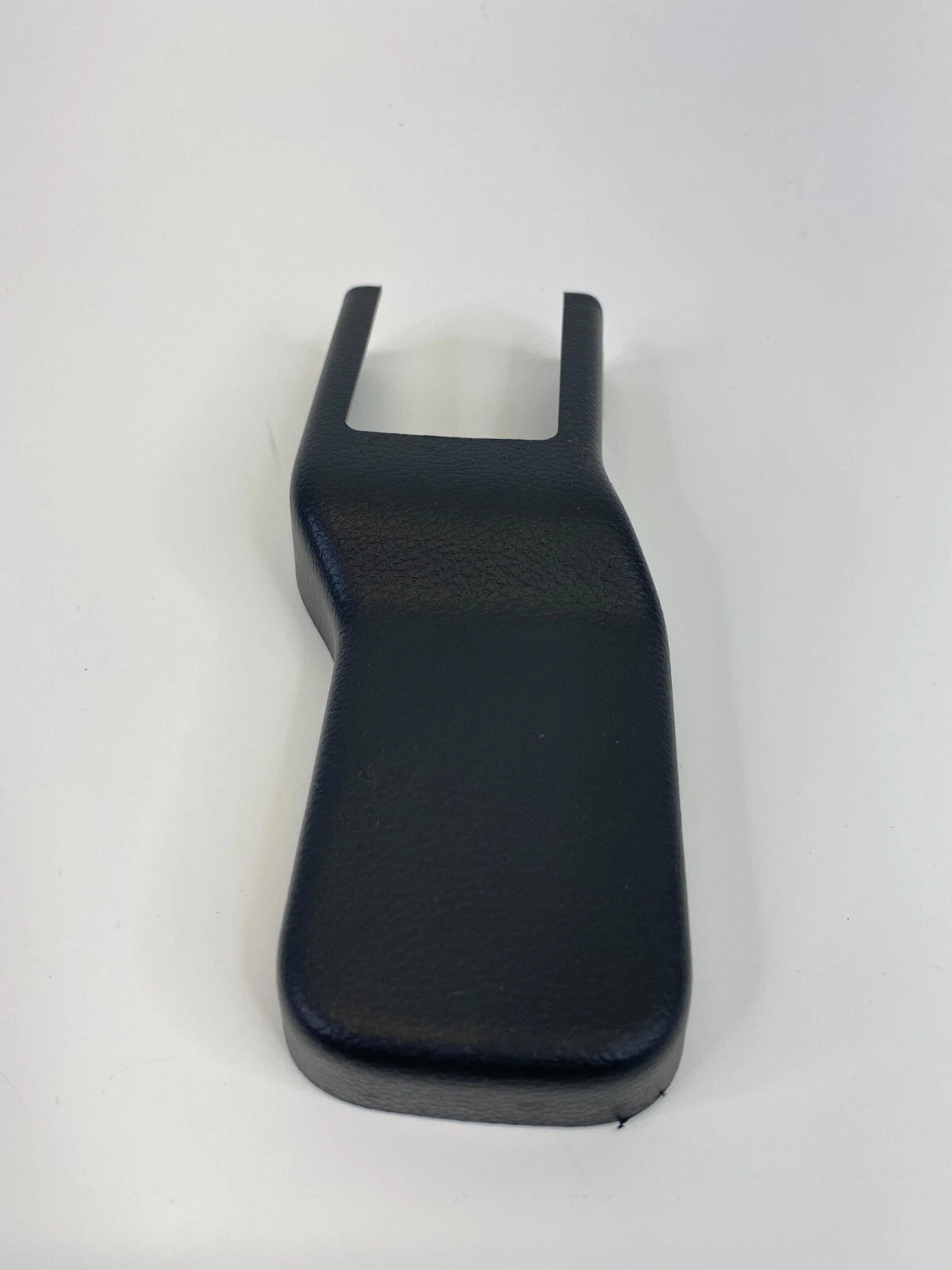 10-13 MAZDA 3 MAZDA3 SEDAN FRONT LEFT SIDE SEAT TRACK RAIL CAP COVER BBM257044