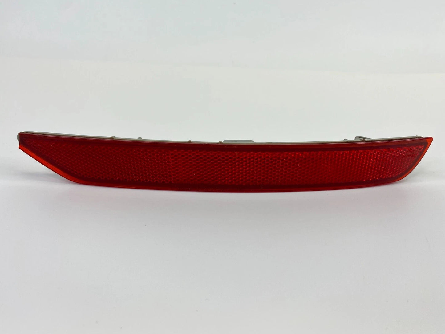 2009-2018 SUBARU FORESTER REAR BUMPER RIGHT OUTER SIDE REFLECTOR LAMP 32303R OEM