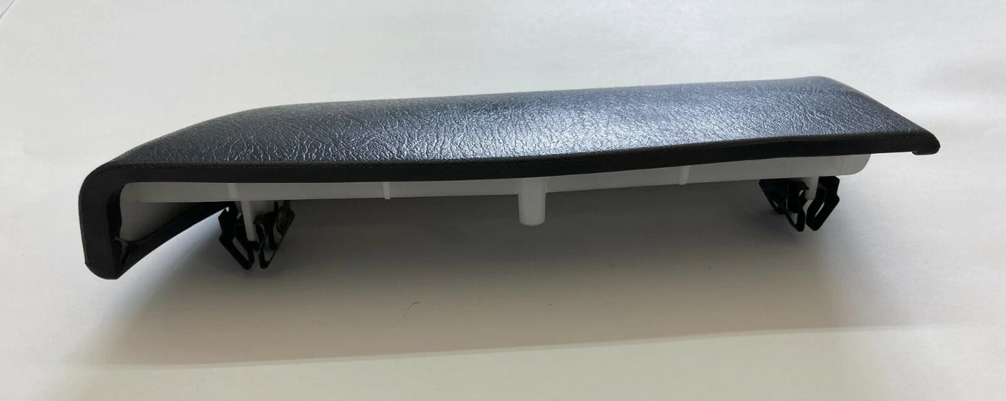 1996-1999 NISSAN PATHFINDER FRONT RIGHT DOOR ARMREST PAD REST OEM