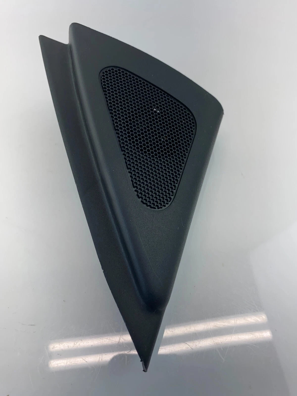 07-10 HYUNDAI ELANTRA FRONT LEFT DOOR MIRROR COVER CORNER TRIM BEZEL 87650-2H020