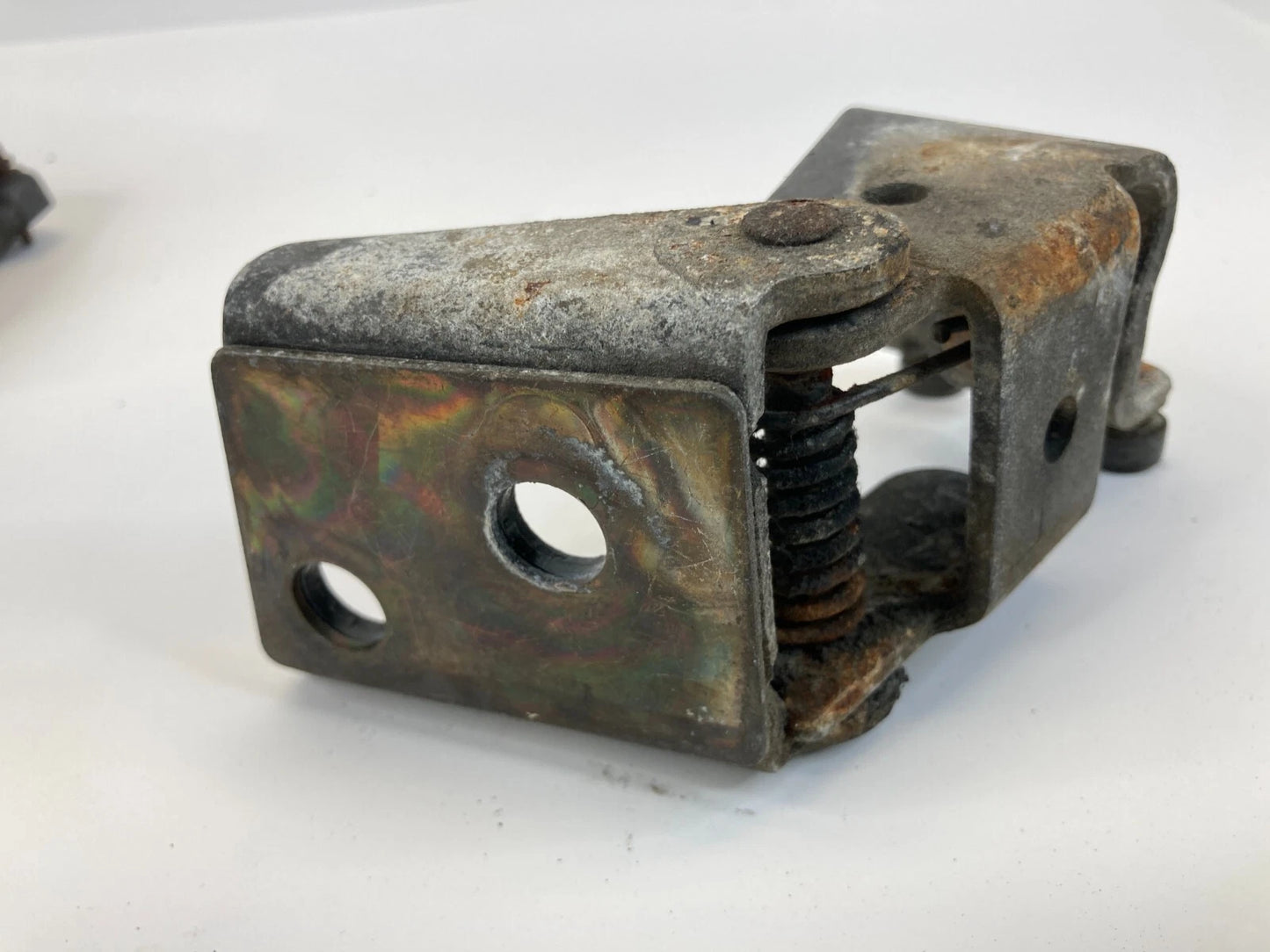 1999-2004 HONDA ODYSSEY REAR LEFT SIDE SLIDING DOOR ROLLER ASSEMBLY OEM