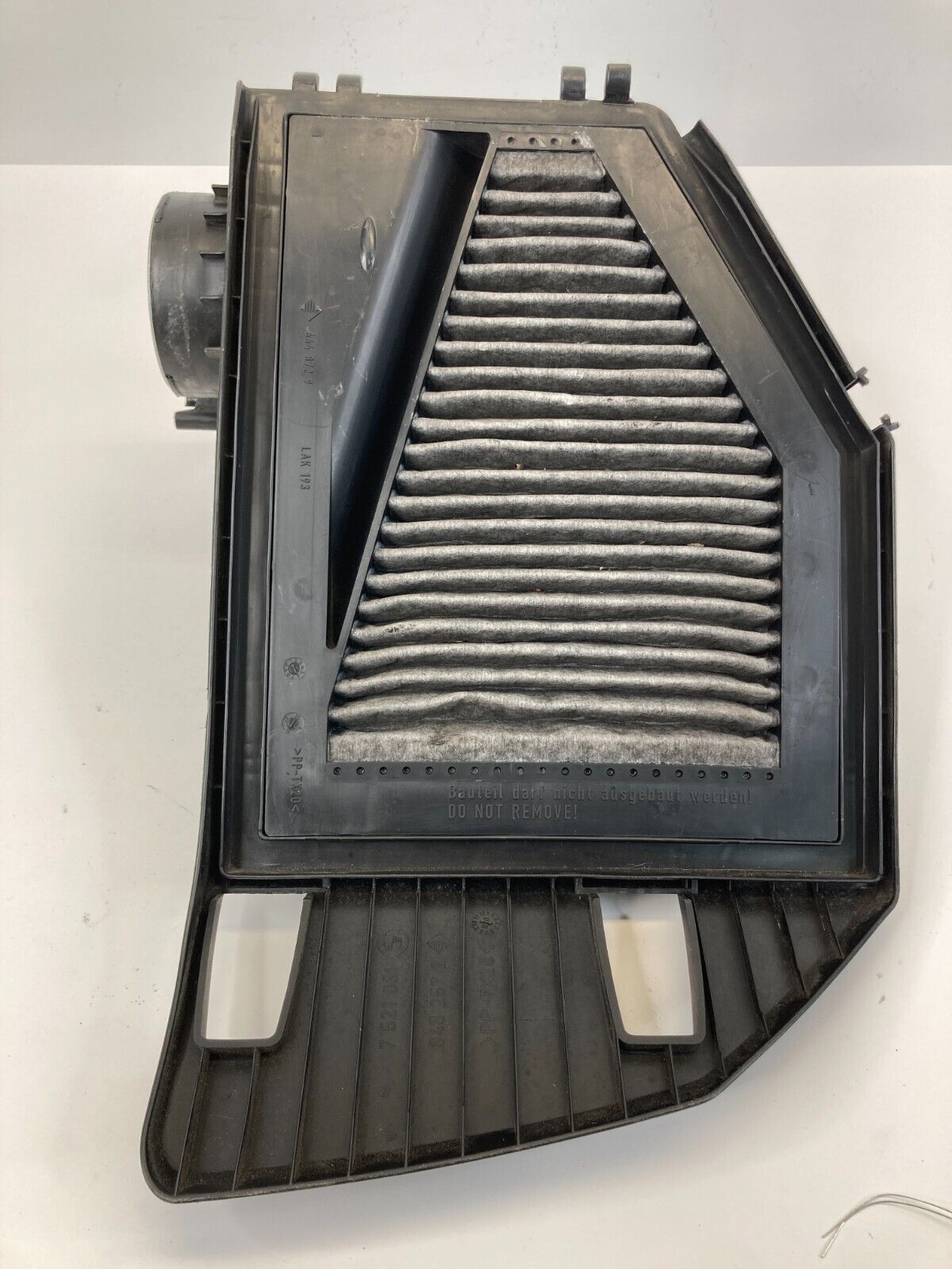 2006 2007 BMW 530i 3.0L L6 Air Intake Filter Cleaner Box MAF Sensor 7520519-03