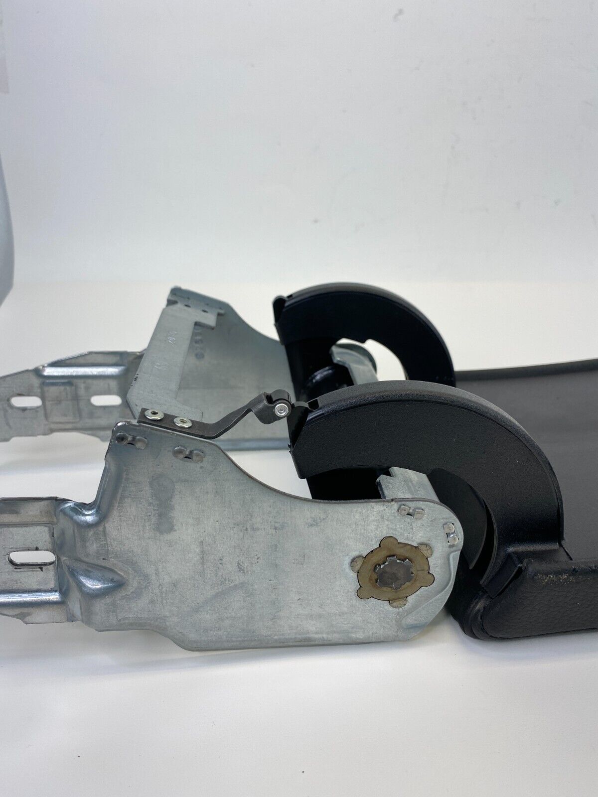 2009-2017 Volkswagen CC Center Console Armrest Arm Rest Cover Lid 3C0-864-207P