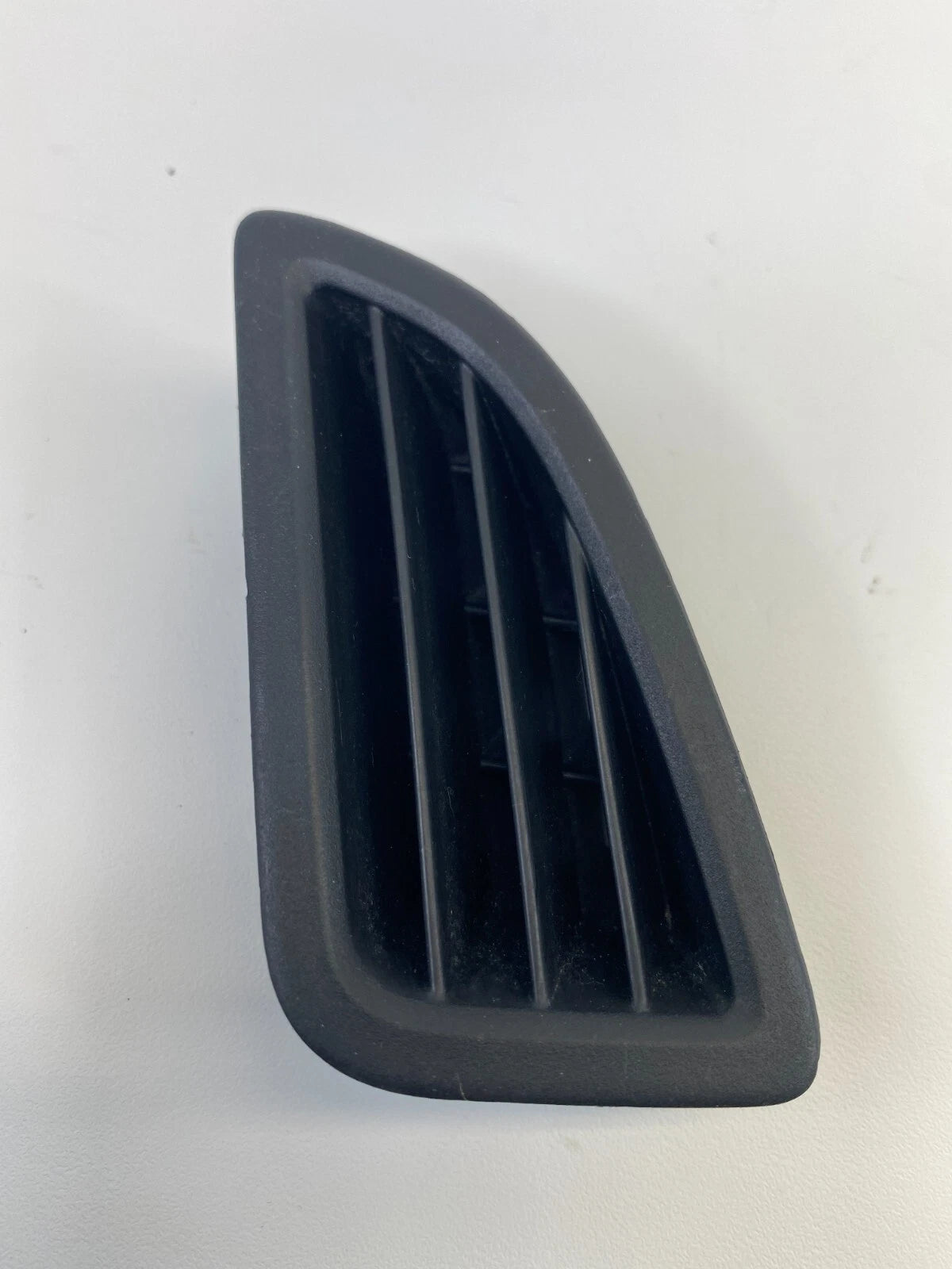 2011-2016 HYUNDAI ELANTRA SEDAN RIGHT DASH DEFROSTER A/C AC AIR VENT GRILLE OEM