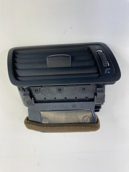 2009-2011 Volkswagen CC Front Right Side Outer Dash Air Vent Grille 3C1-819-702