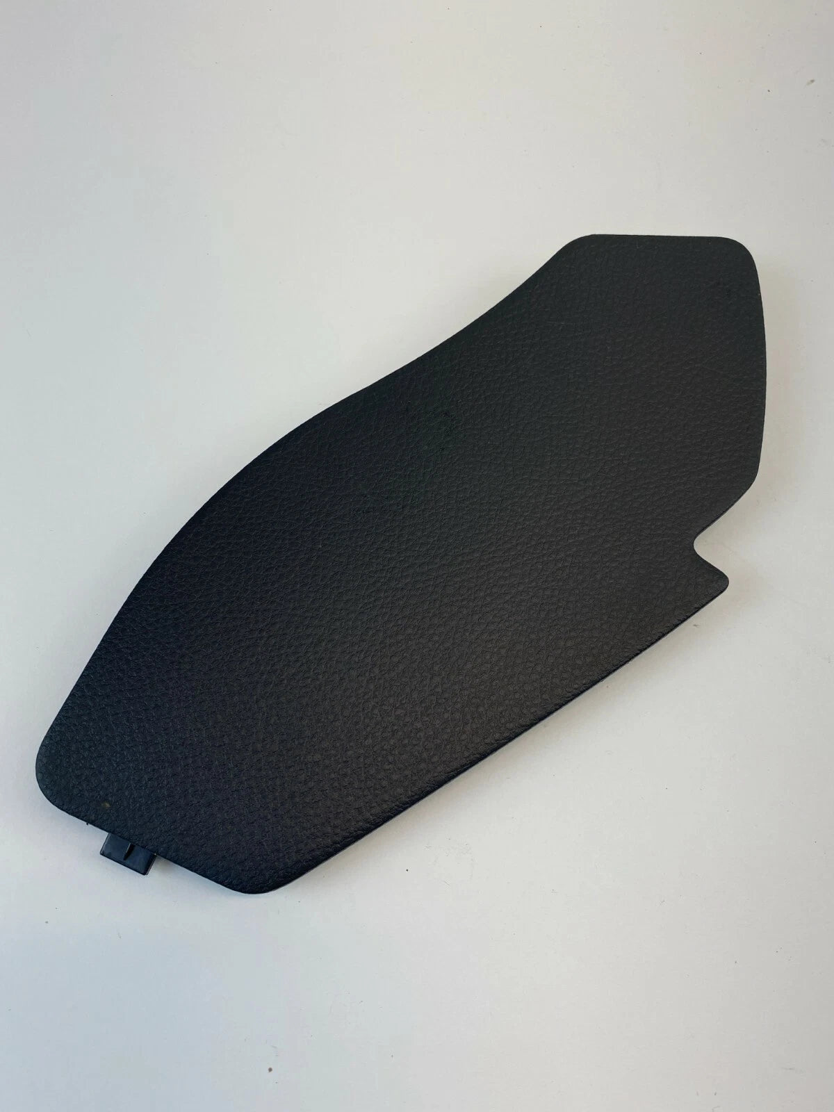 07-12 NISSAN VERSA HATCHBACK DASH LEFT SIDE PANEL COVER END CAP TRIM 68499-EL00A