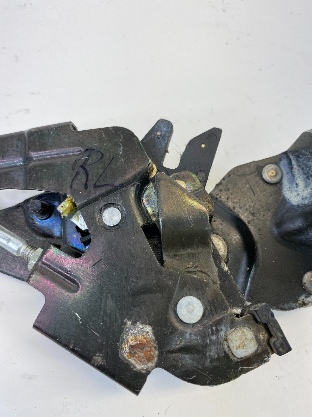 05 06 07 08 09 10 Honda Odyssey Rear Left Side Sliding Door Lower Roller OEM