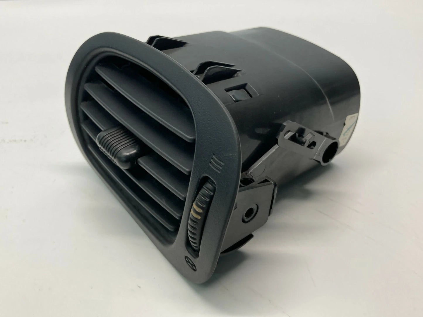 04-07 CHRYSLER TOWN & COUNTRY RIGHT PASSENGER DASH AC AIR VENT 0SC95TRMAA OEM
