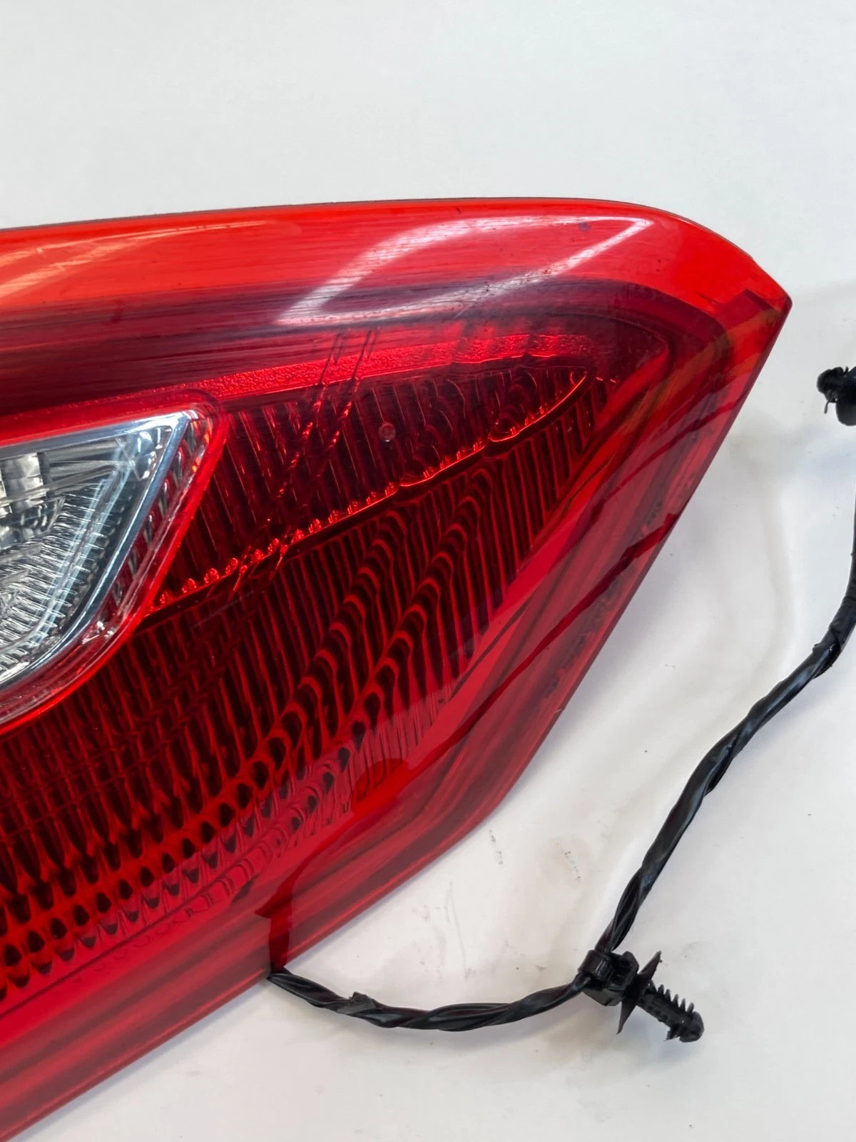 2012-2014 FORD FOCUS LEFT SIDE INNER REAR TAIL LIGHT ASSEMBLY BM5113A603-CH OEM