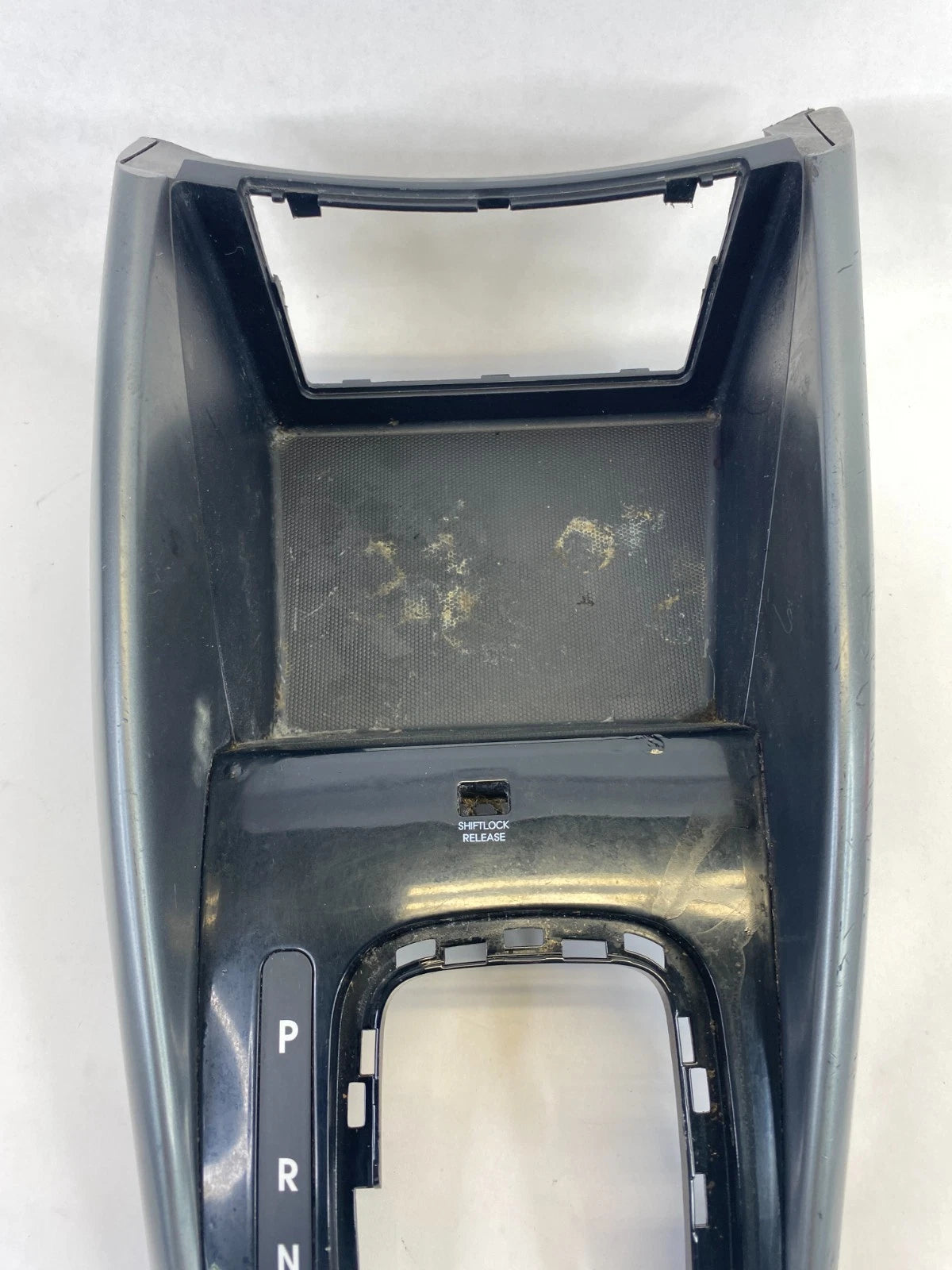 2011-2013 KIA FORTE A/T FLOOR CONSOLE GEAR SHIFTER BEZEL TRIM PANEL ASSEMBLY OEM