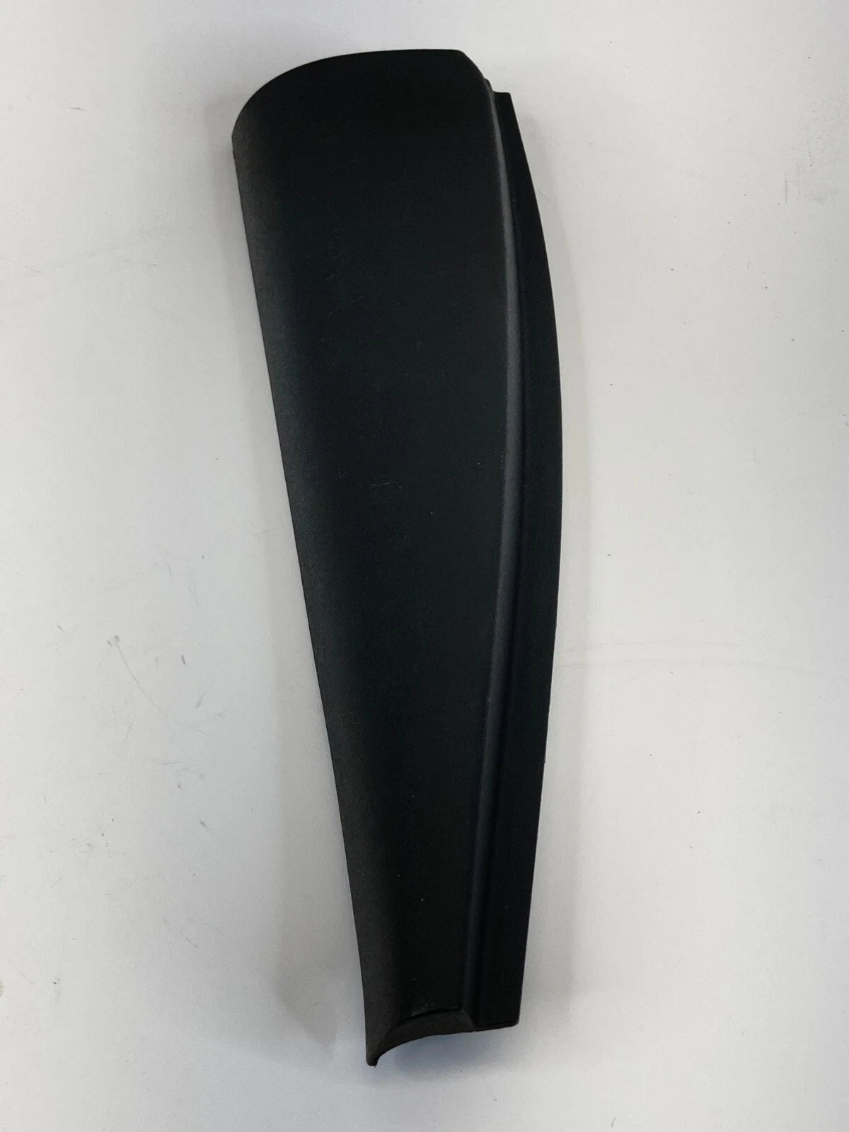 09 10 11 12 CHEVROLET TRAVERSE REAR LEFT DOOR INNER FRAME CORNER BEZEL 25852794