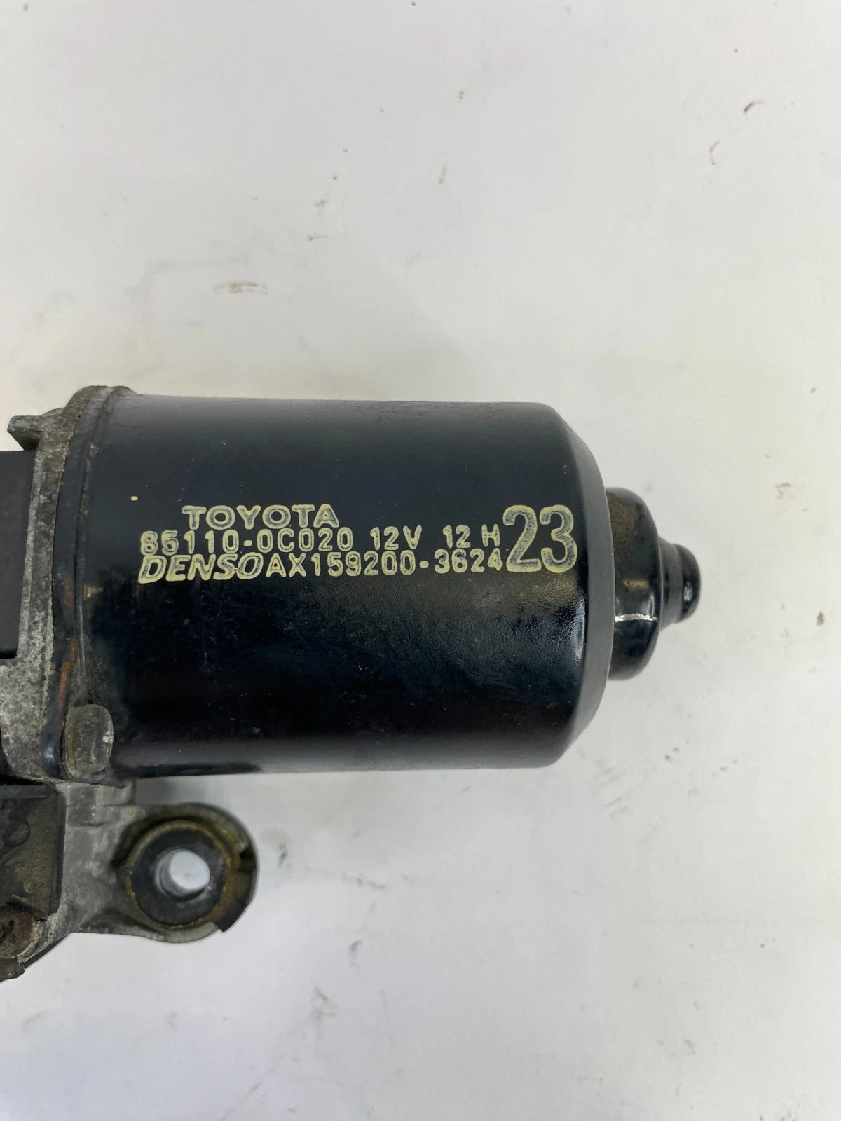 2000-2006 TOYOTA TUNDRA FRONT WINDSHIELD WIPER MOTOR ASSEMBLY 85110-0C020