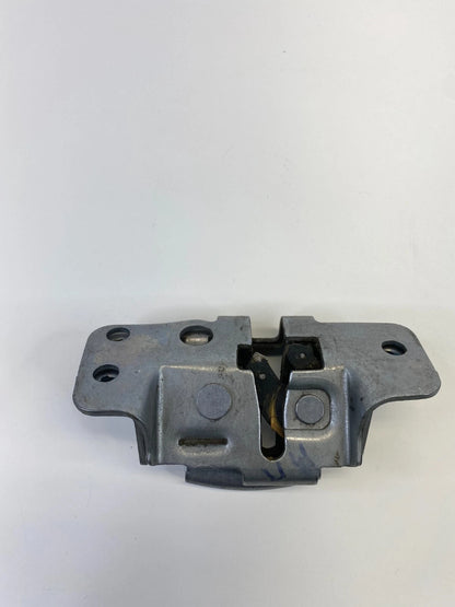 2009-2014 VOLKSWAGEN ROUTAN REAR RIGHT SLIDING DOOR LATCH LOCK CATCH OEM