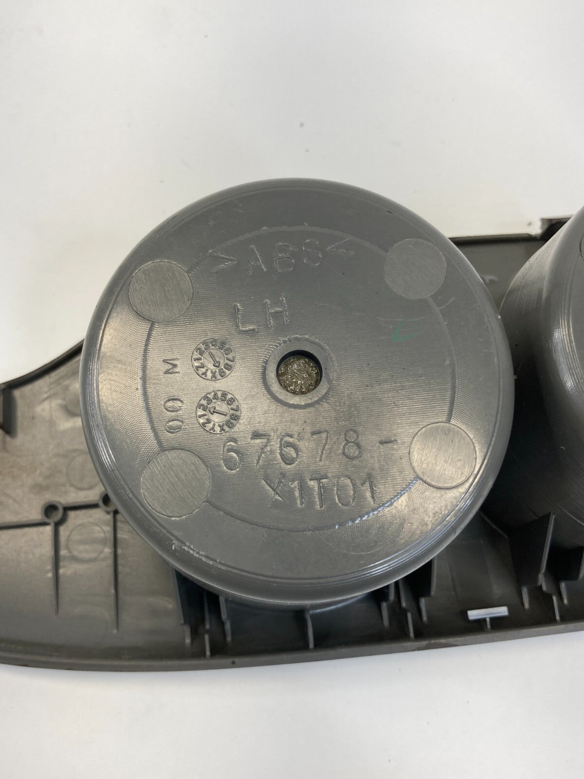 2001-2007 Toyota Highlander Rear Left Door Window Switch w/ Trim Cup Holder OEM