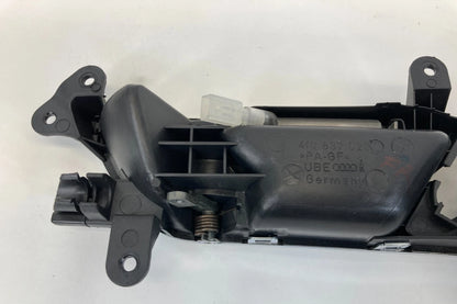 2006-2011 AUDI A6 FRONT RIGHT SIDE INTERIOR DOOR HANDLE W/ BEZEL 4F0-837-020 OEM