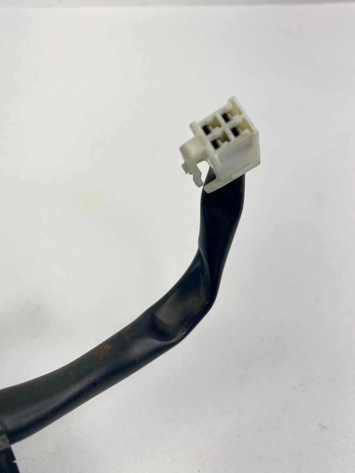 1998-2002 TOYOTA COROLLA REAR LEFT SIDE TAIL LIGHT CONNECTOR HARNESS CABLE WIRE