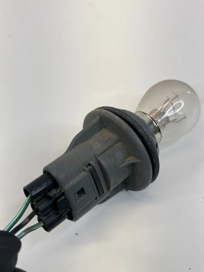 2000 2001 MAZDA MPV FRONT RIGHT HEADLIGHT TURN SIGNAL LAMP BULB SOCKET PIGTAIL