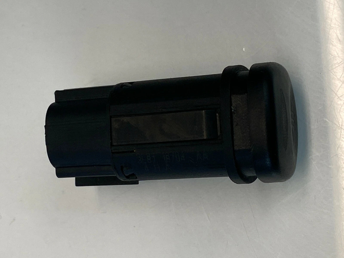 2005 2006 2007 MERCURY MARINER DEFROST CONTROL SWITCH BUTTON 3L8T-18704-AA OEM