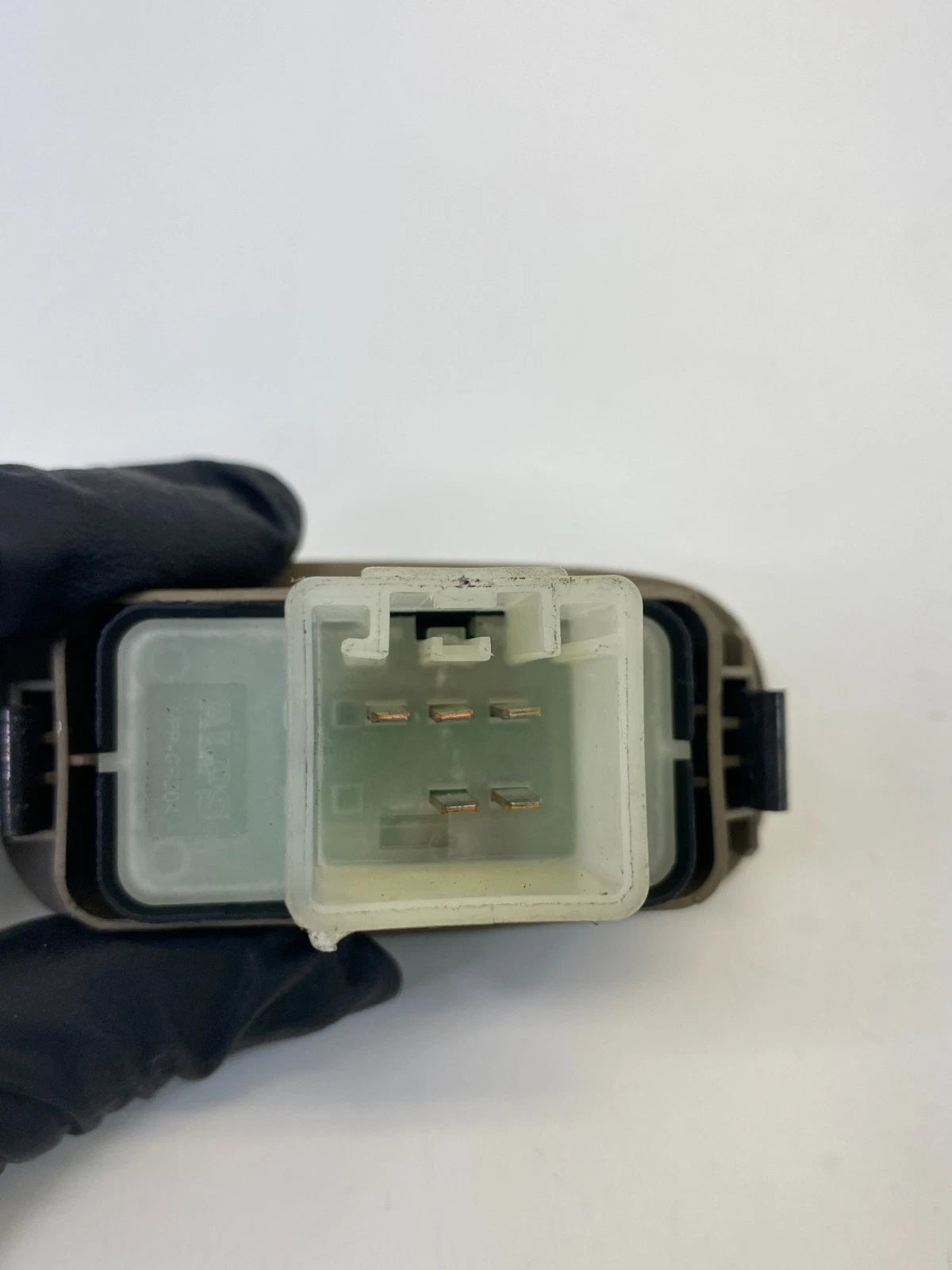 2001-2007 FORD ESCAPE REAR RIGHT BACK SIDE DOOR WINDOW CONTROL SWITCH OEM