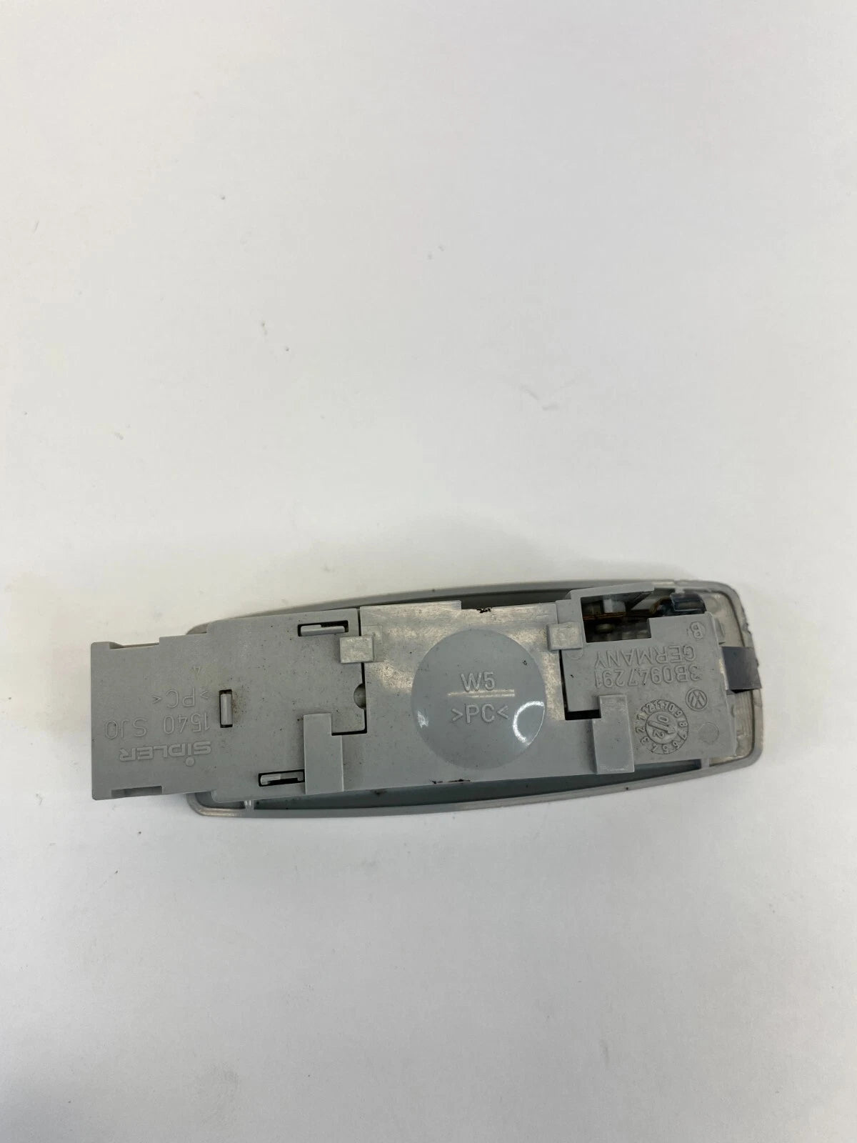 1998-2010 VOLKSWAGEN BEETLE INTERIOR REAR DOME MAP LIGHT LAMP 3B0947291 OEM