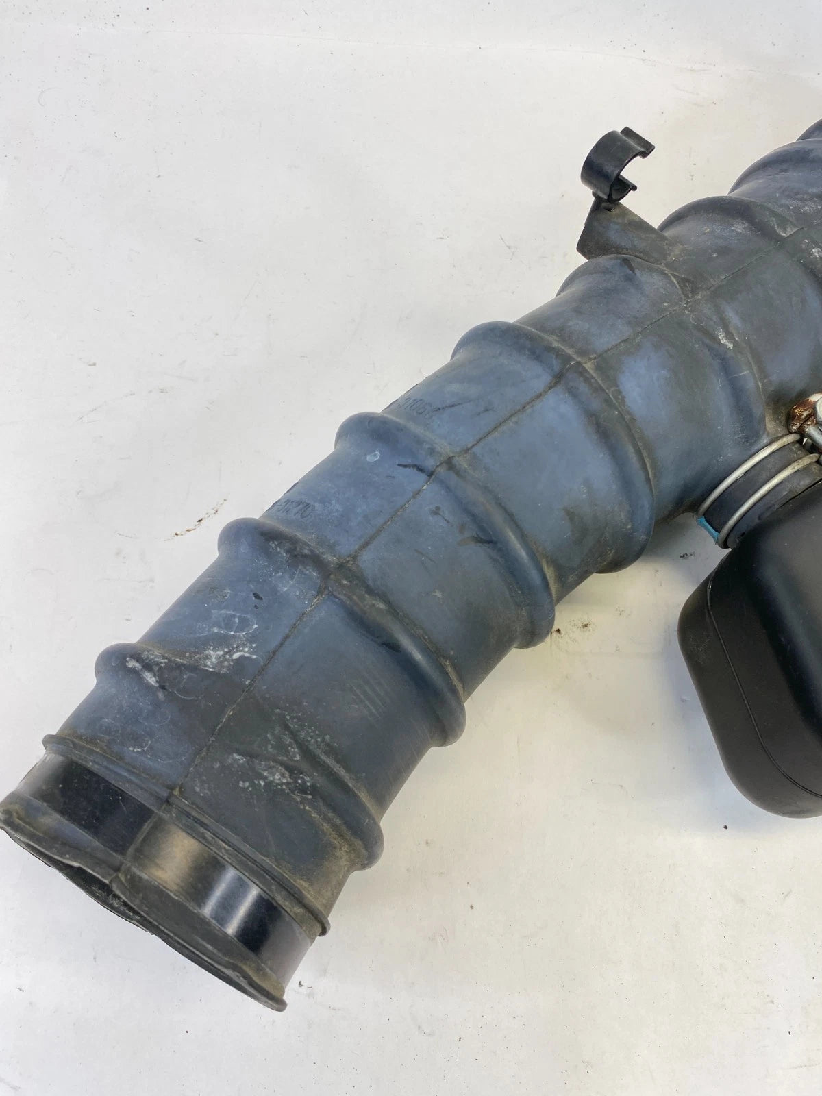 2006-2013 LEXUS IS250 2.5L AIR INTAKE HOSE TUBE RESONATOR OEM 17881-31120