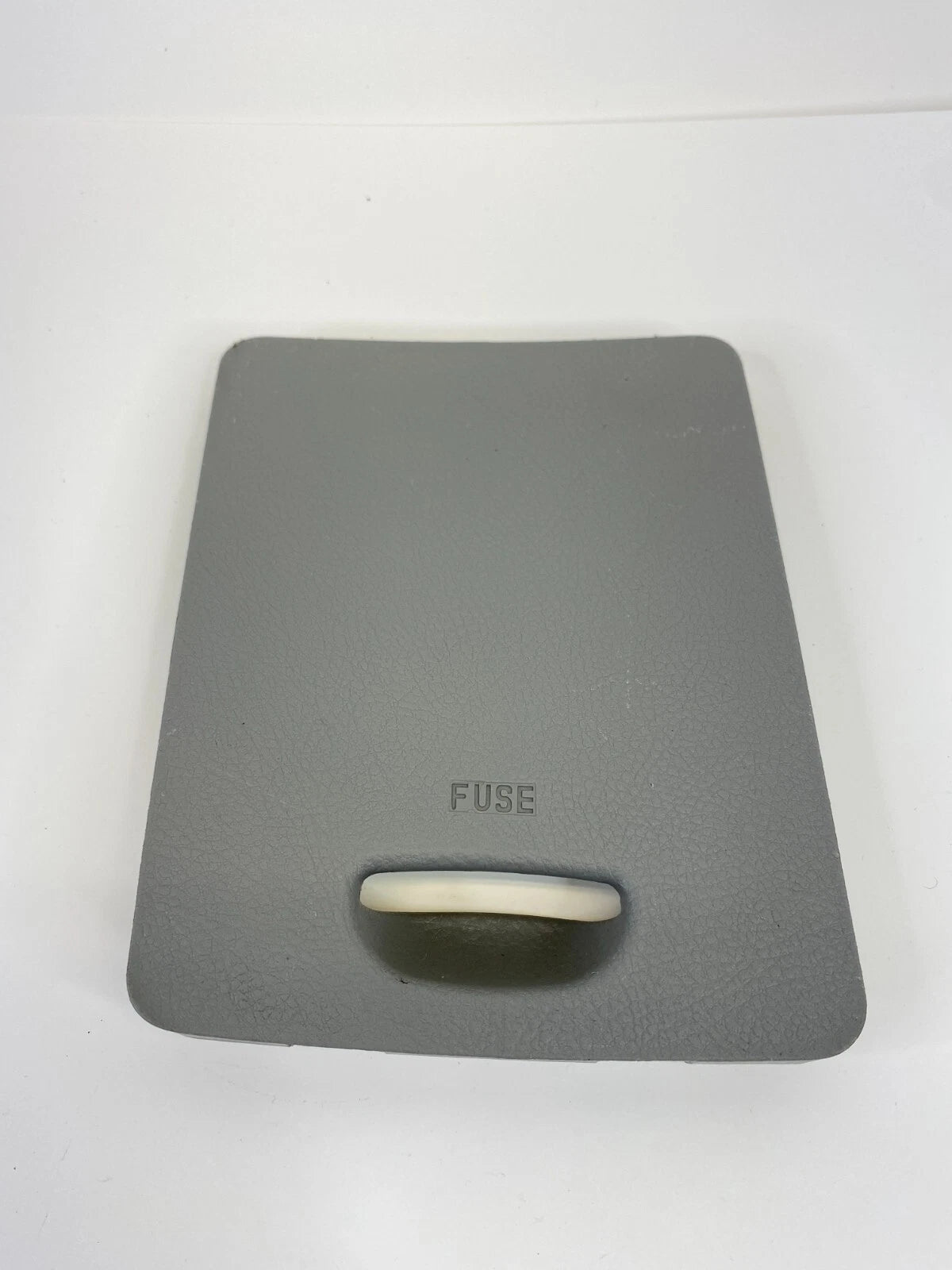 07-09 HYUNDAI SANTA FE INTERIOR DASH FUSE BOX ACCESS COVER LID CAP 91117-0W020