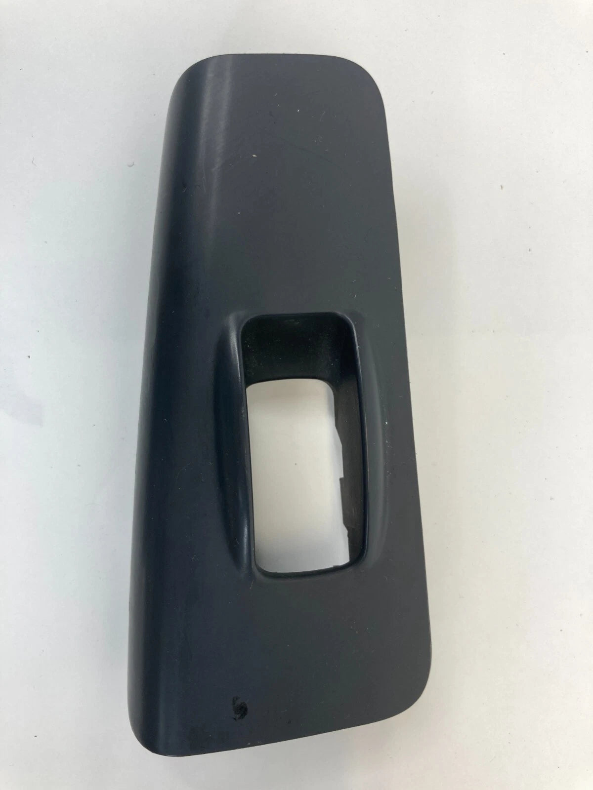 2004-2009 KIA SPECTRA REAR RIGHT DOOR WINDOW SWITCH BEZEL TRIM 3580-2F500 OEM