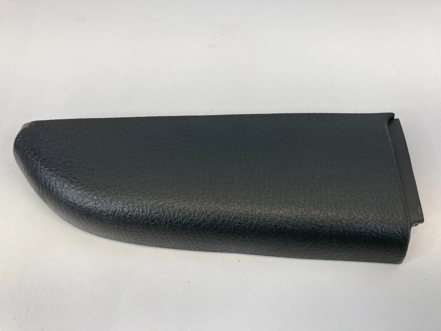 10 11 KIA SOUL REAR LEFT SIDE DOOR ARMREST TRIM COVER LEATHER 83710-2K000 OEM