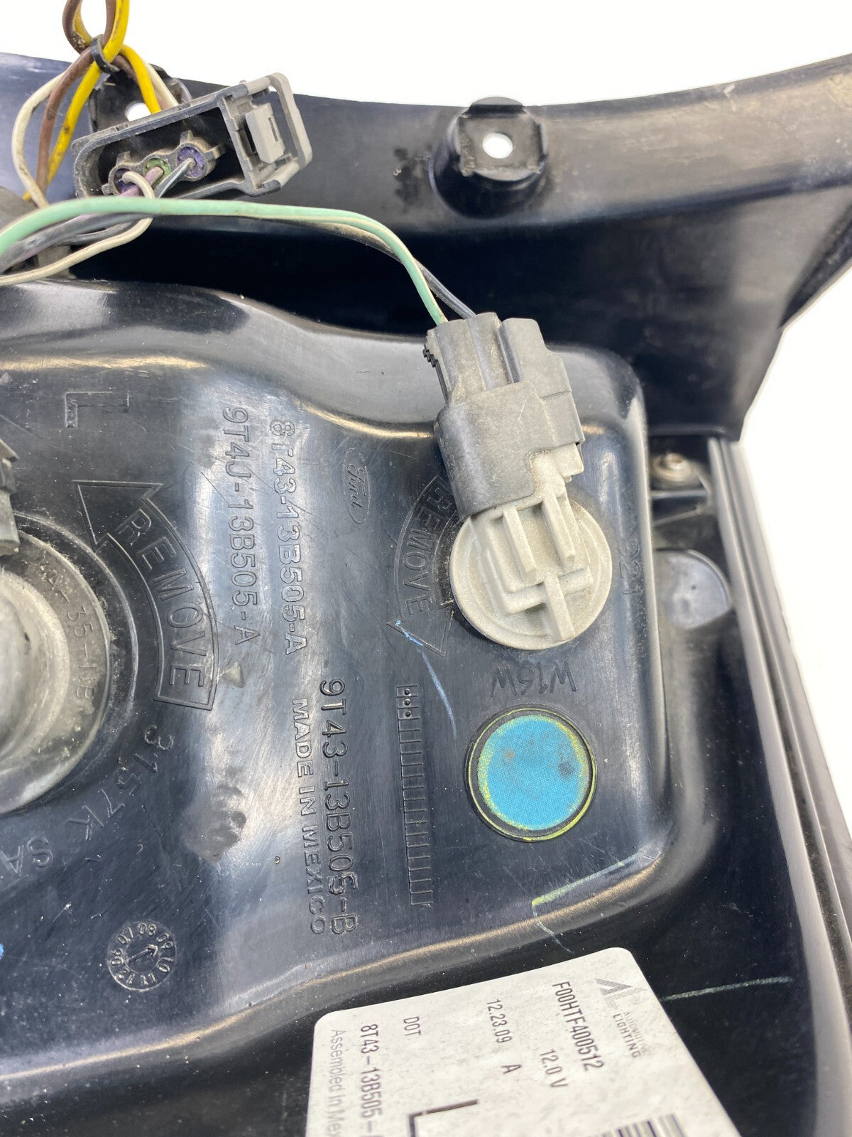 2007-2010 Ford Edge Left Driver Side Tail Light Taillight 8T43-13B505-AE OEM