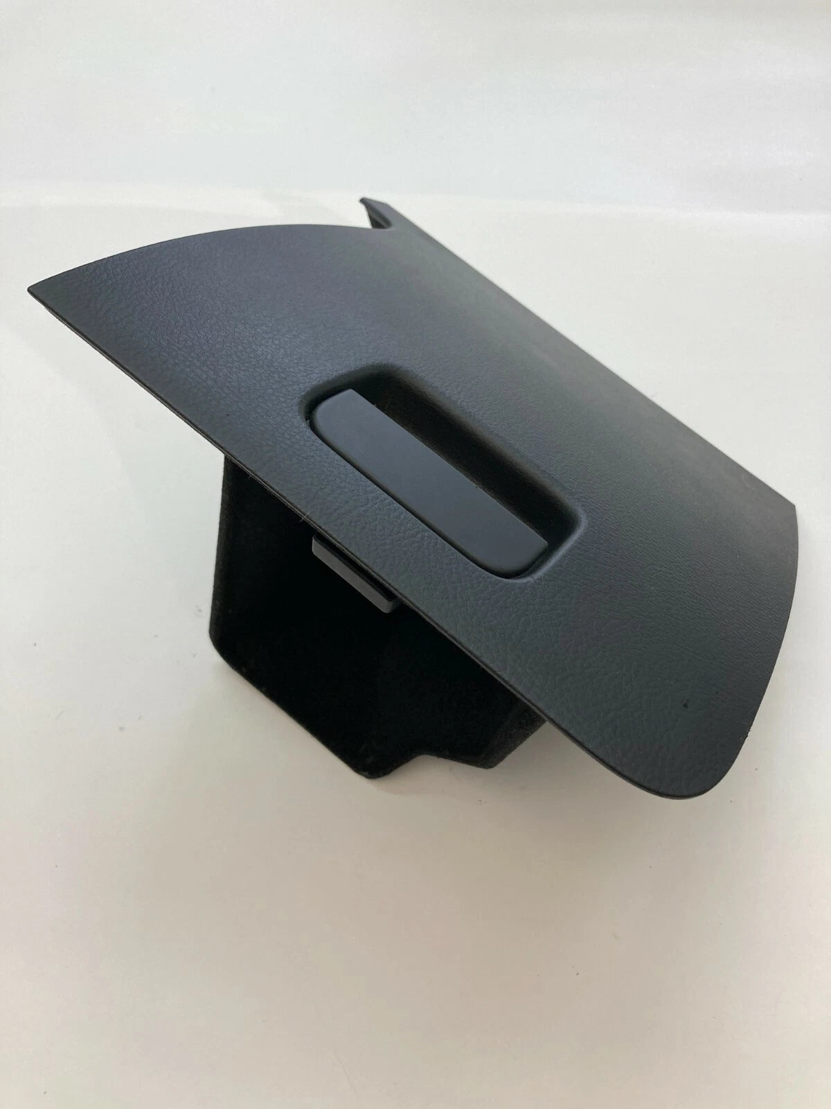 06-10 VOLKSWAGEN PASSAT SEDAN DASH LEFT DRIVER SIDE STORAGE TRAY COMPARTMENT BOX