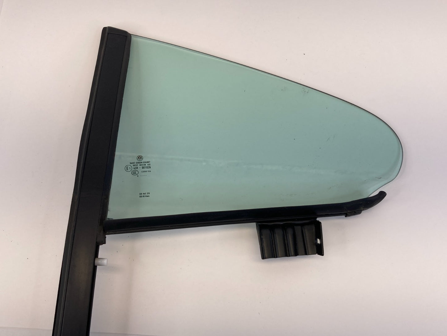 2009-2017 Volkswagen CC Rear Left Door Vent Quarter Window Glass 3C8-845-215