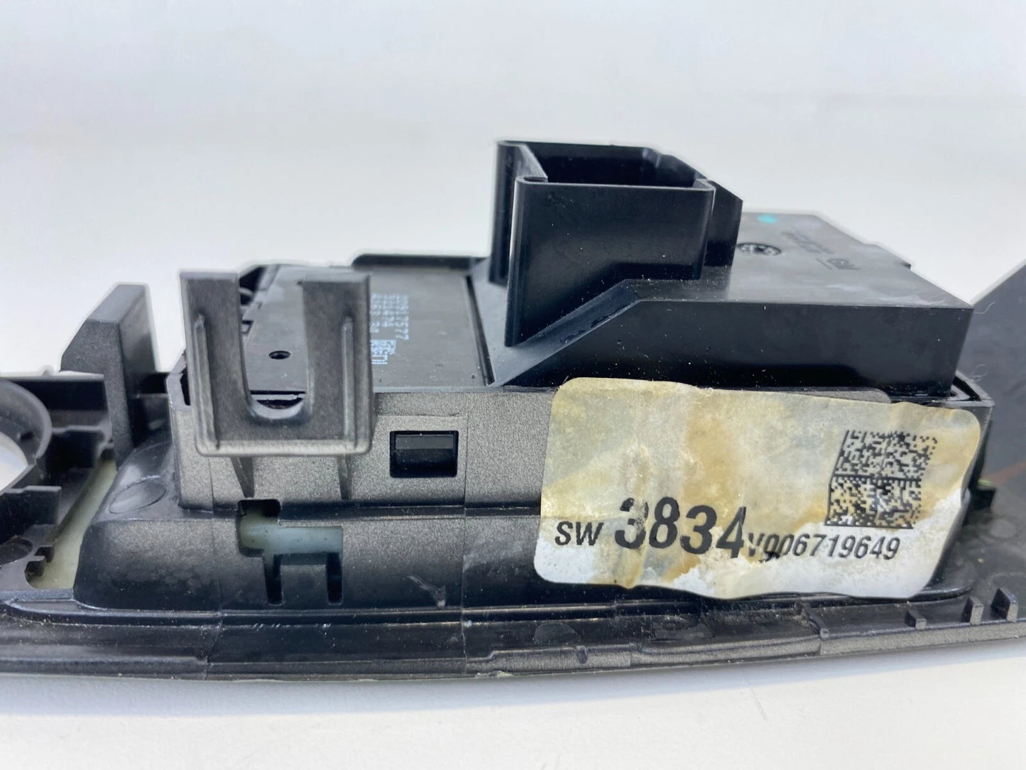 2013-2015 CHEVROLET MALIBU FRONT LEFT DRIVER MASTER POWER WINDOW SWITCH 20917577